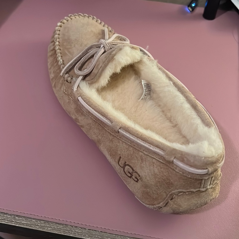 LEFT SHOE ONLY - NWOT UGG Women’s Dakota Moccasin - Size 12